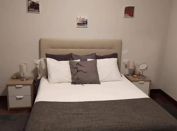 Center 2 Hab Apartment